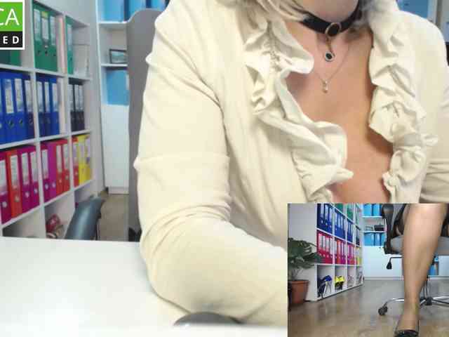 passionate_blonde webcam