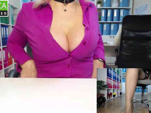 passionate_blonde webcam