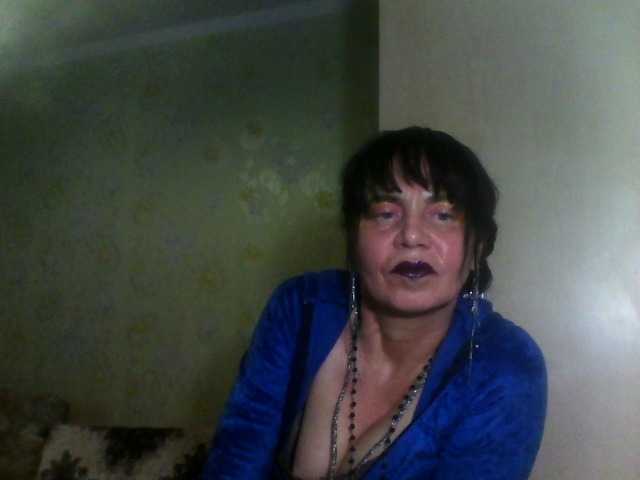 Josephinna's BongaCams show and profile