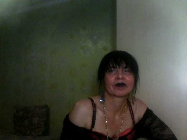 Josephinna's BongaCams show and profile