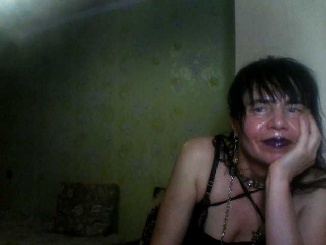 Josephinna's BongaCams show and profile