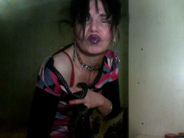 Josephinna's BongaCams show and profile