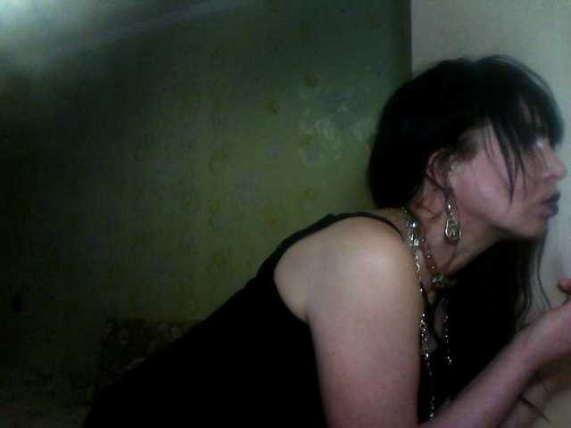 Josephinna's BongaCams show and profile