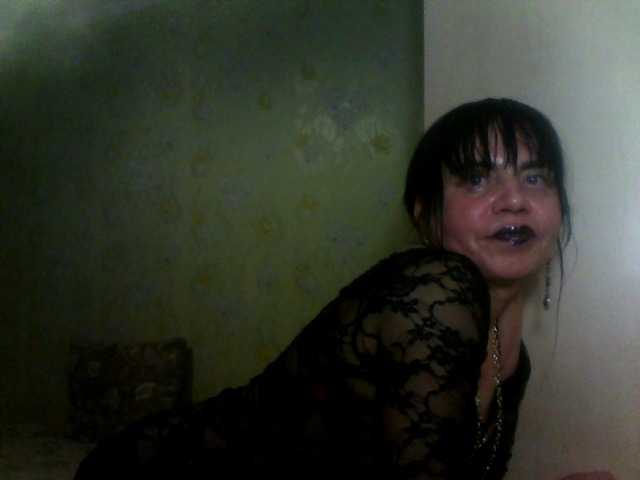 Josephinna's BongaCams show and profile