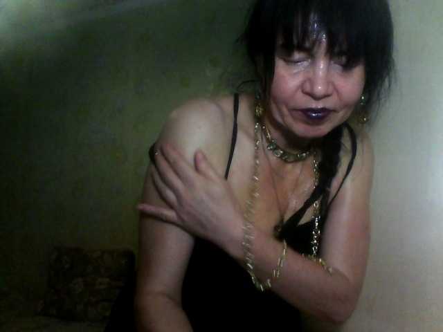 Josephinna's BongaCams show and profile