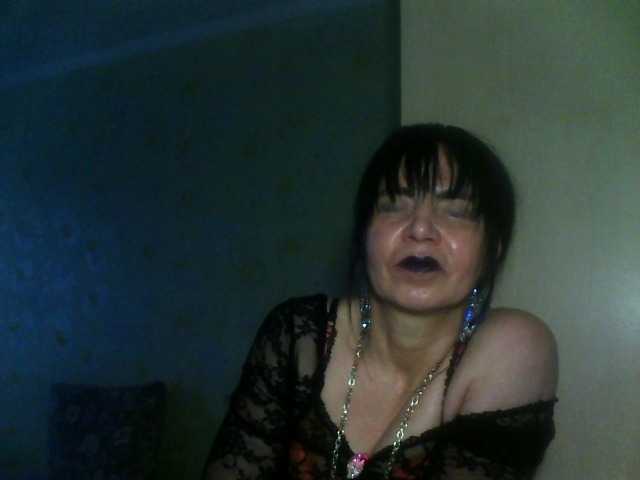 Josephinna's BongaCams show and profile