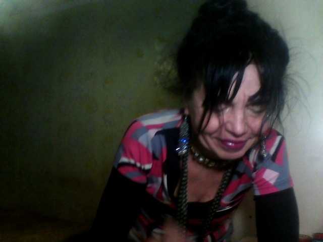 Josephinna's BongaCams show and profile