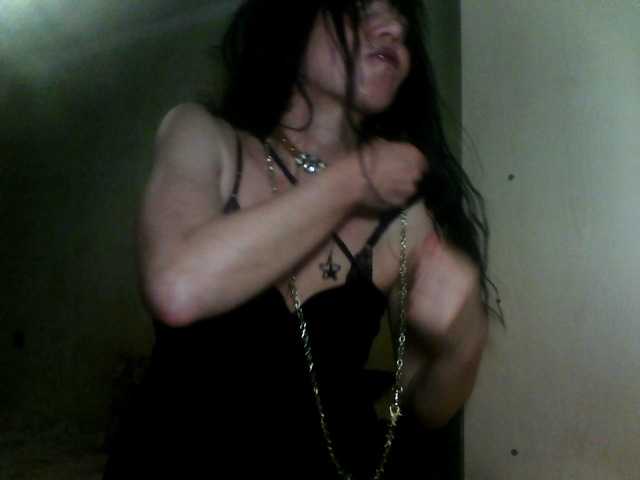 Josephinna's BongaCams show and profile