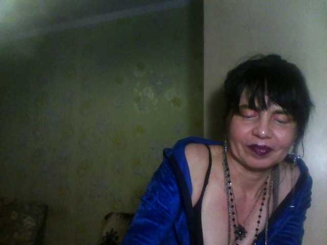 Josephinna's BongaCams show and profile