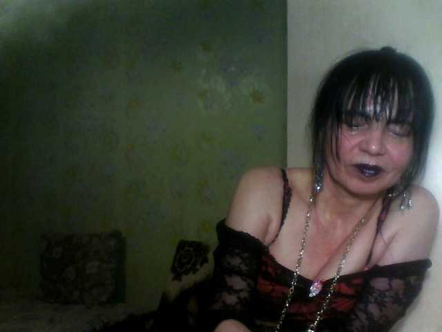 Josephinna's BongaCams show and profile