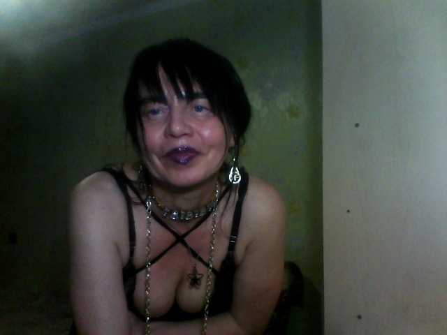 Josephinna's BongaCams show and profile