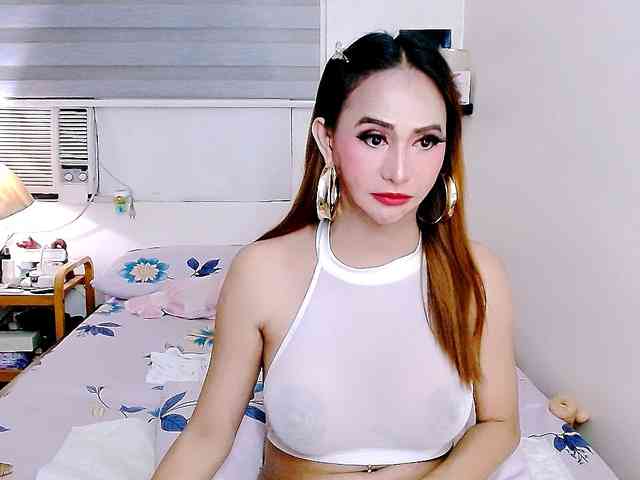 yourLOVEts Live Webcam on BongaCams