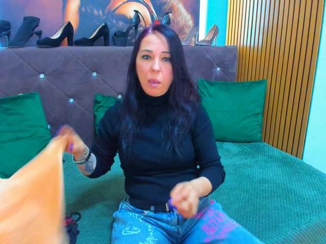 LauraSinFull's BongaCams show and profile