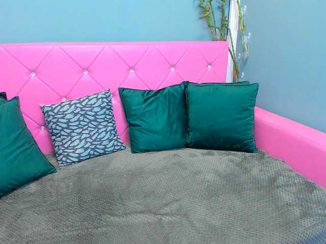  LauraSinFull chat room