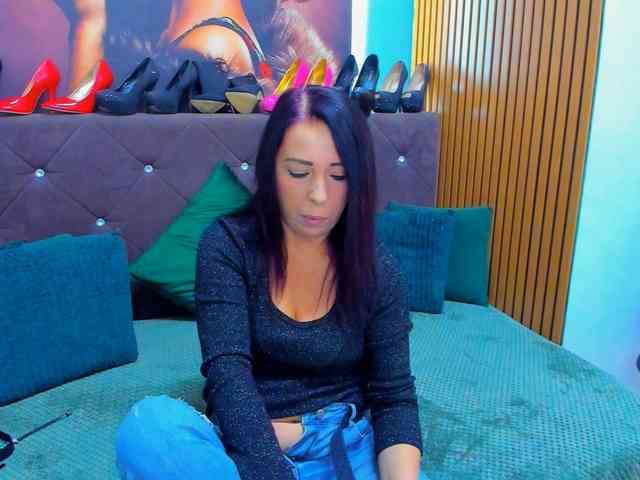 LauraSinFull webcam