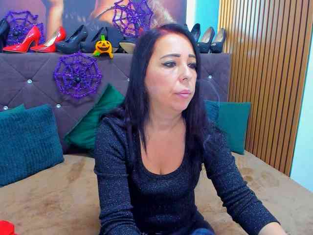 LauraSinFull webcam