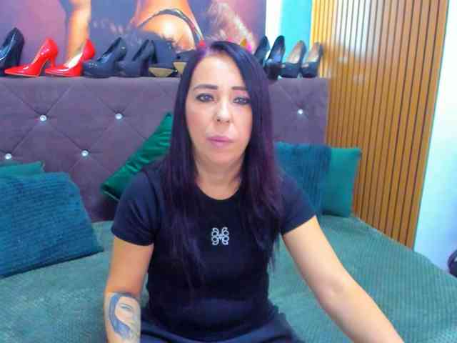 LauraSinFull webcam