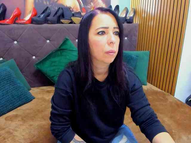 LauraSinFull webcam