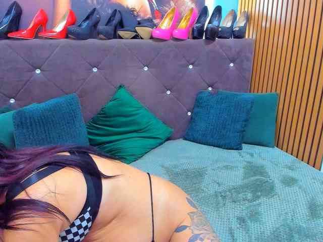 LauraSinFull webcam