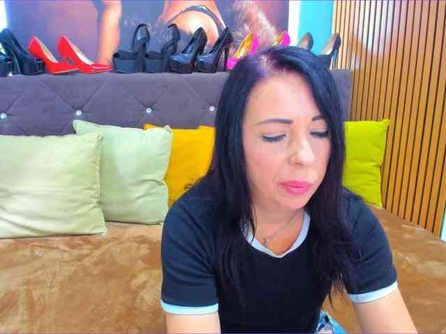 LauraSinFull webcam