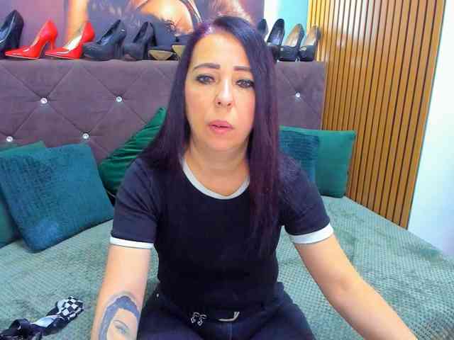 LauraSinFull webcam