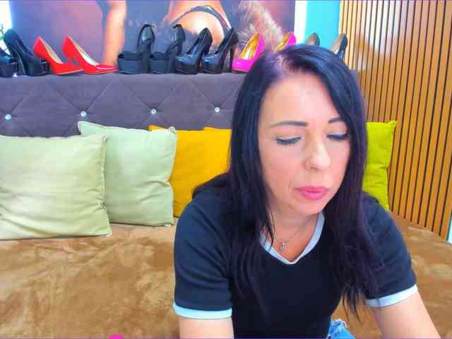 LauraSinFull webcam