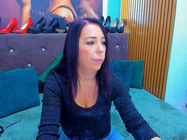 LauraSinFull webcam