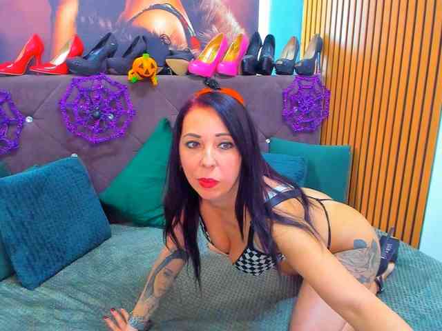 LauraSinFull webcam