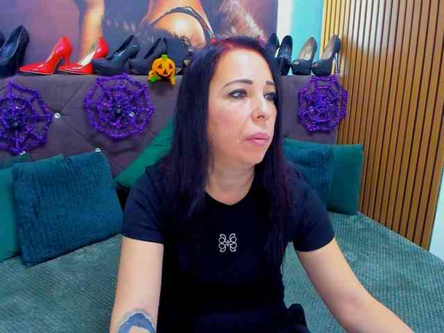 LauraSinFull webcam