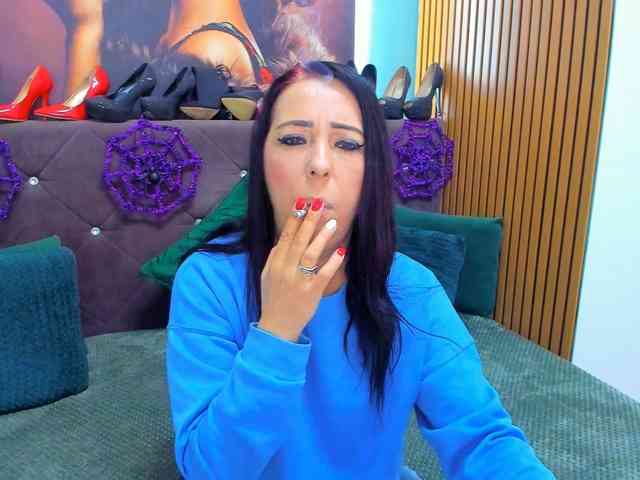 LauraSinFull webcam