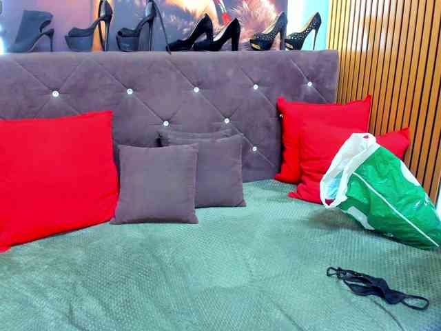 LauraSinFull Live Webcam on BongaCams