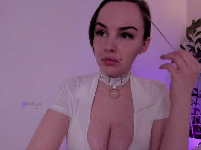 SincereLight's BongaCams show and profile