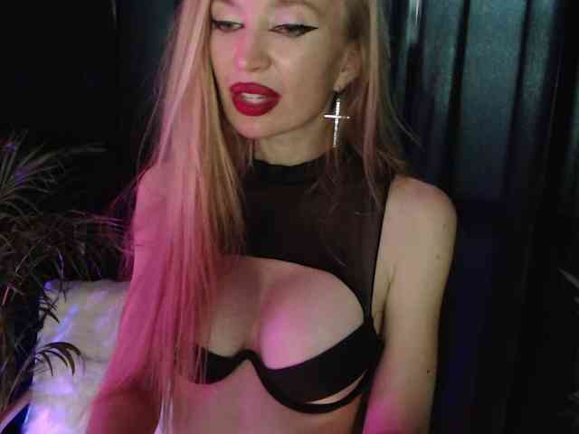 -AfricaYaa- Live Webcam on BongaCams