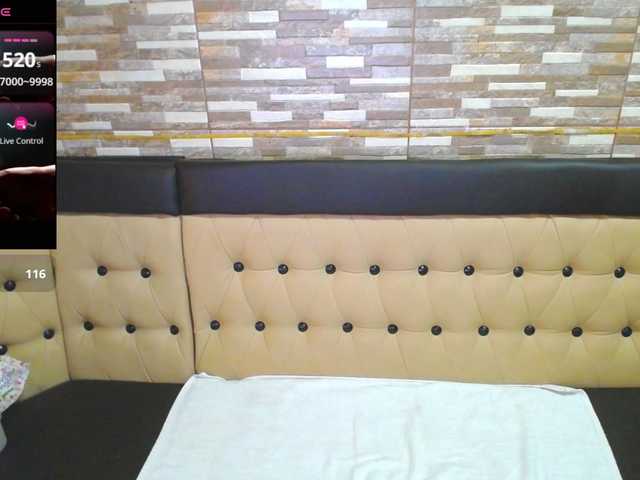 Yanisa28's BongaCams show and profile