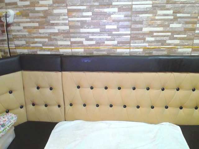 Yanisa28's BongaCams show and profile