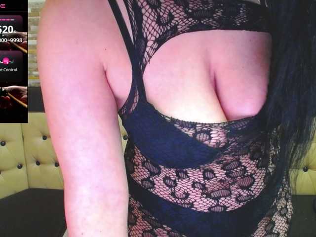 Yanisa28's BongaCams show and profile