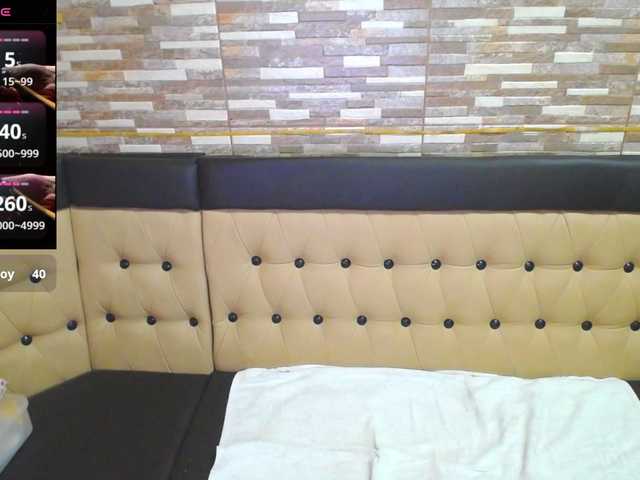 Yanisa28's BongaCams show and profile