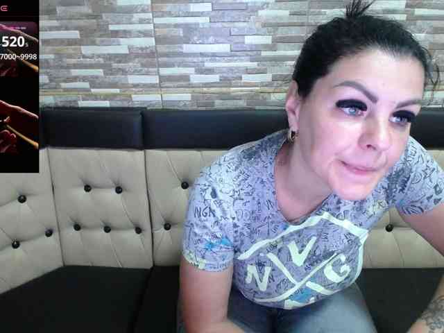 Yanisa28 webcam