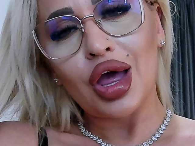 lovelyblondyx live sex show