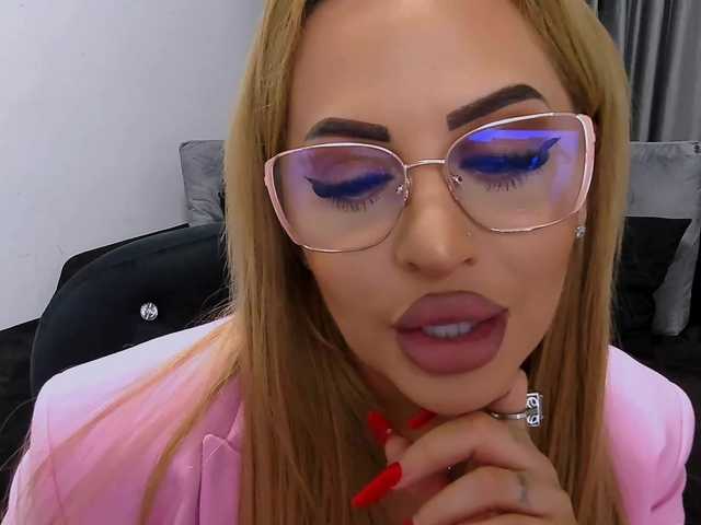 lovelyblondyx's BongaCams show and profile