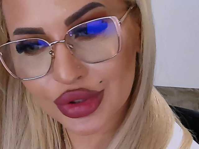 lovelyblondyx from BongaCams is Freechat