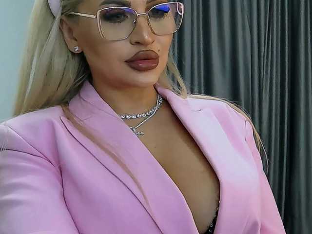 lovelyblondyx's BongaCams show and profile