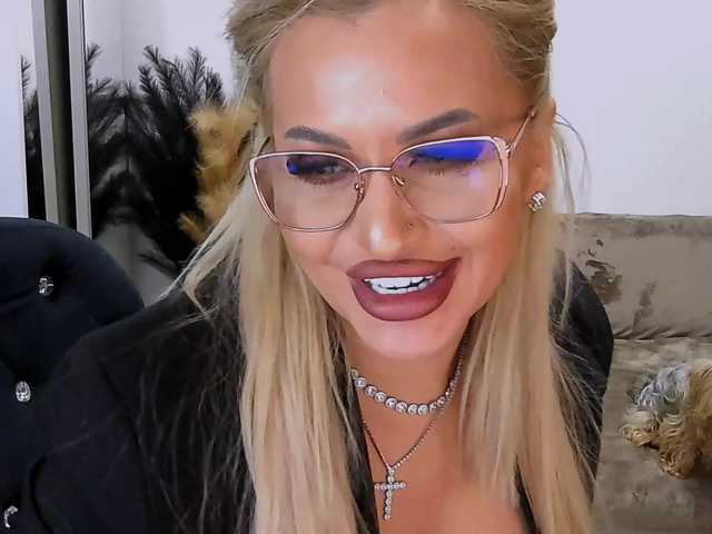 lovelyblondyx's BongaCams show and profile