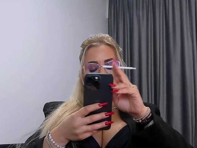 lovelyblondyx's BongaCams show and profile