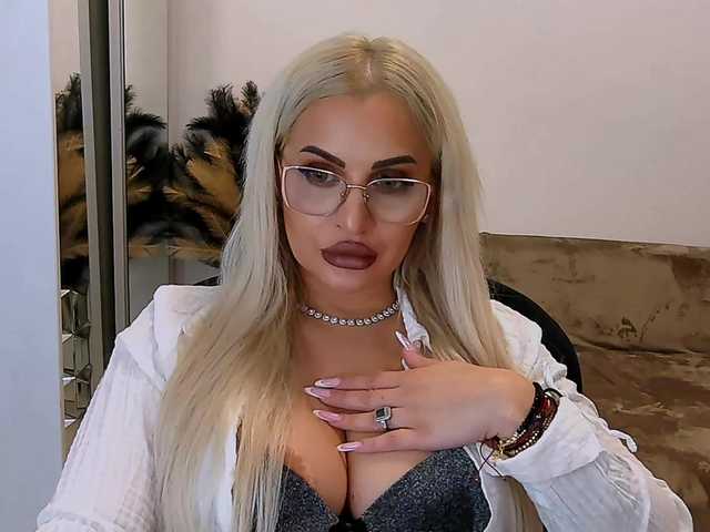 lovelyblondyx preview