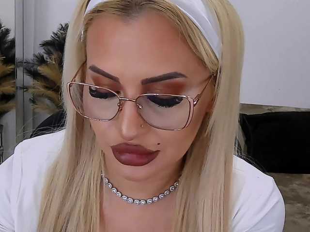 lovelyblondyx from BongaCams is Freechat