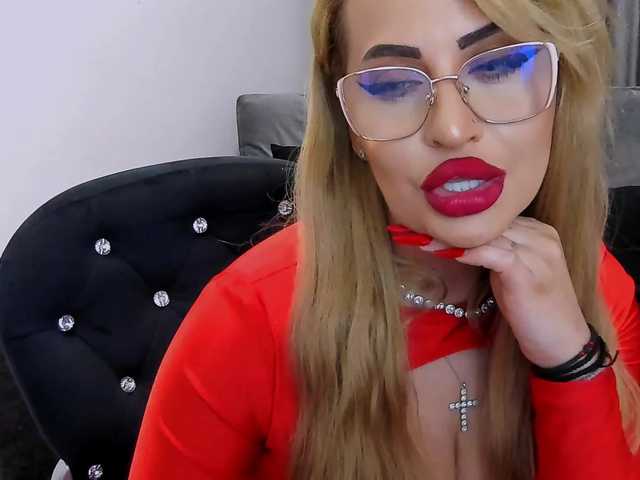 lovelyblondyx's BongaCams show and profile