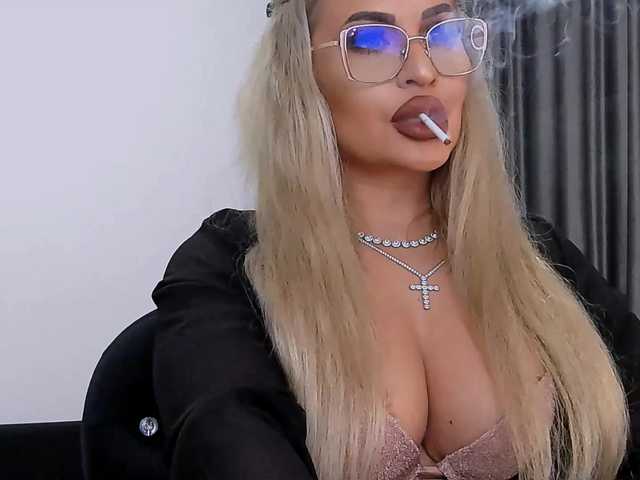 lovelyblondyx's BongaCams show and profile