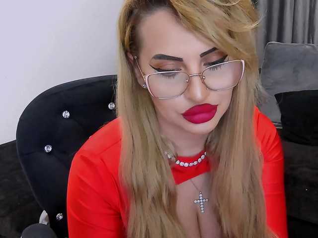 lovelyblondyx's BongaCams show and profile