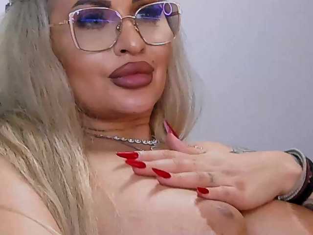 lovelyblondyx's BongaCams show and profile